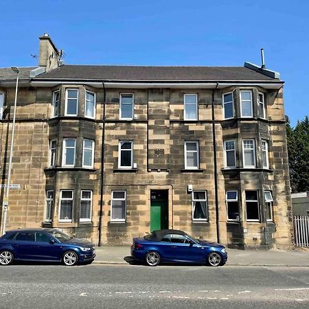 Large 2 Bed Near Glasgow Airport Пейзли Екстериор снимка