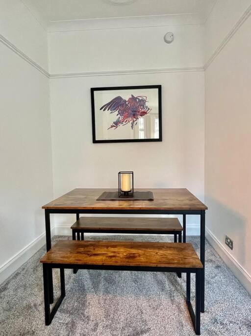 Large 2 Bed Near Glasgow Airport Пейзли Екстериор снимка